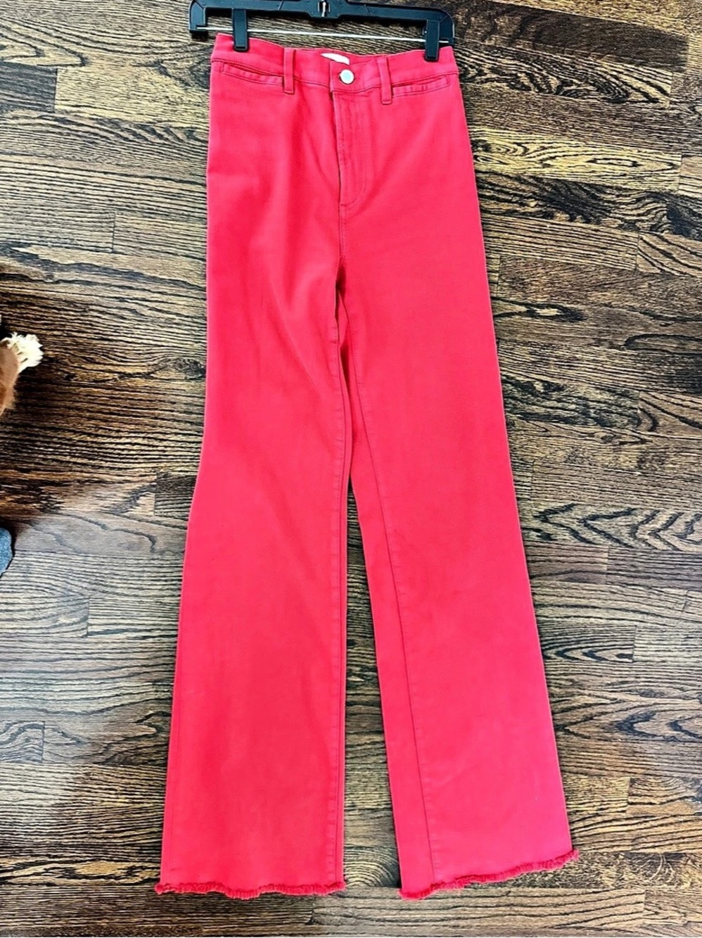 Alice + Olivia GORGEOUS COIN
POCKET JEAN in bright poppy